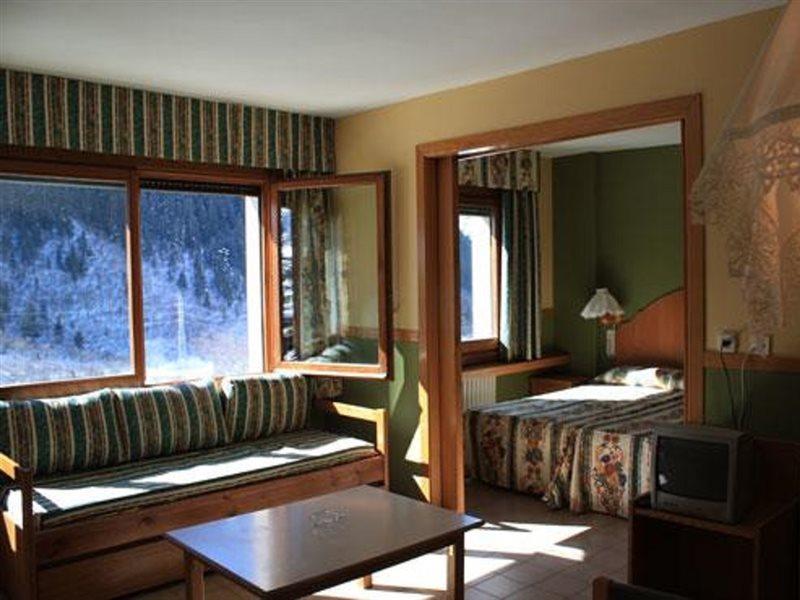Apartamentos Solneu Baqueira Beret Exteriör bild