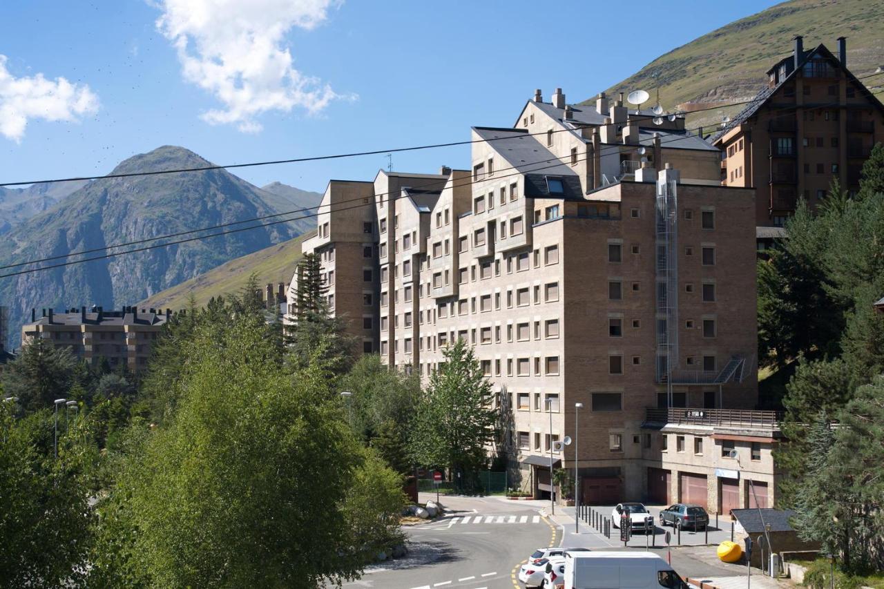 Apartamentos Solneu Baqueira Beret Exteriör bild