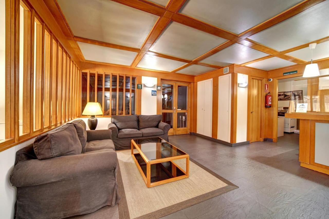 Apartamentos Solneu Baqueira Beret Exteriör bild