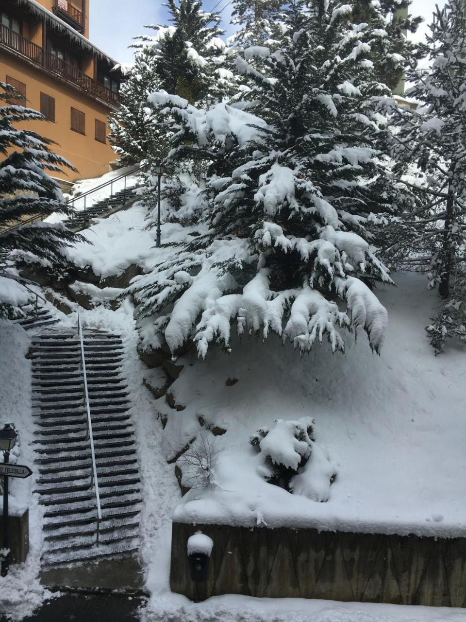 Apartamentos Solneu Baqueira Beret Exteriör bild